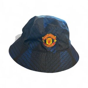 NWT Adidas MANCHESTER UNITED BUCKET HAT - GLORY BLUE/BLACK. Sold out online